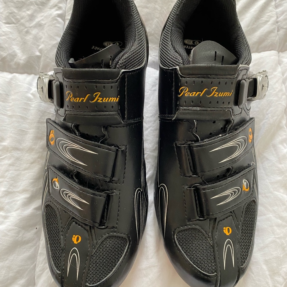 Pearl Izumi cycling shoes—size 43 Euro or US 10